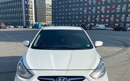 Hyundai Solaris II рестайлинг, 2012 год, 799 999 рублей, 2 фотография