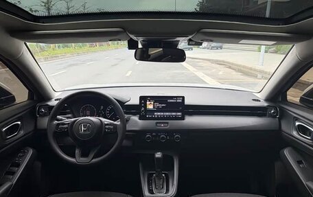 Honda Vezel, 2023 год, 1 350 000 рублей, 7 фотография