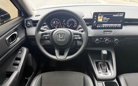 Honda Vezel, 2023 год, 1 350 000 рублей, 10 фотография