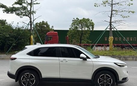 Honda Vezel, 2023 год, 1 350 000 рублей, 18 фотография