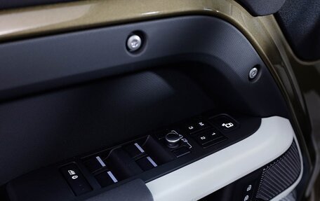 Land Rover Defender II, 2022 год, 6 100 000 рублей, 23 фотография