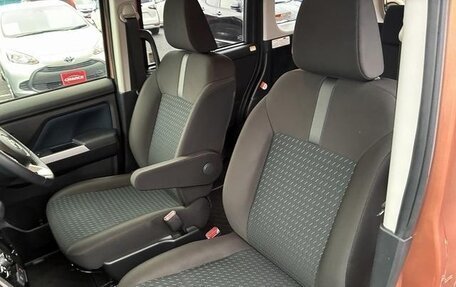 Toyota Roomy I, 2022 год, 1 080 000 рублей, 10 фотография