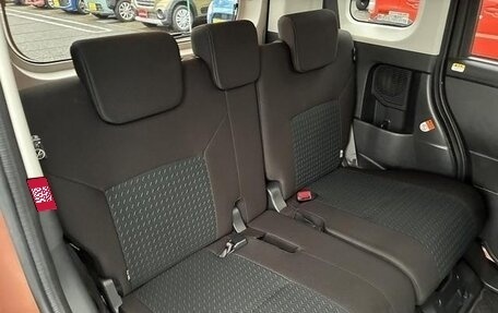 Toyota Roomy I, 2022 год, 1 080 000 рублей, 15 фотография
