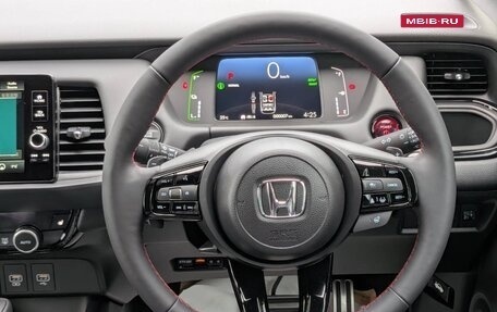 Honda Fit, 2024 год, 1 100 000 рублей, 9 фотография