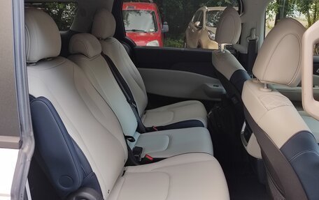 KIA Carnival, 2025 год, 6 270 000 рублей, 21 фотография