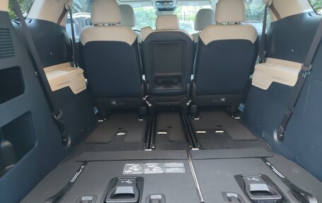 KIA Carnival, 2025 год, 6 270 000 рублей, 38 фотография