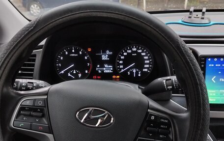 Hyundai Elantra VI рестайлинг, 2017 год, 1 250 000 рублей, 7 фотография