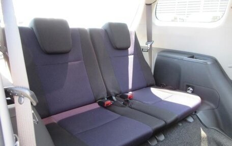 Toyota Wish II, 2013 год, 1 170 000 рублей, 15 фотография