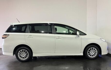 Toyota Wish II, 2016 год, 1 260 000 рублей, 7 фотография