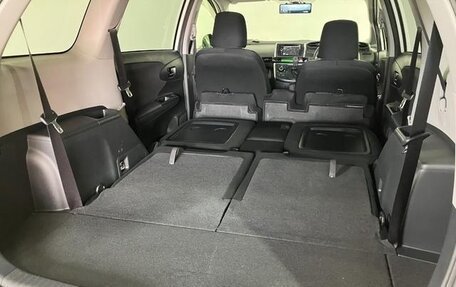 Toyota Wish II, 2016 год, 1 260 000 рублей, 22 фотография