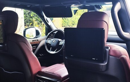 Lexus LX, 2022 год, 18 380 000 рублей, 10 фотография