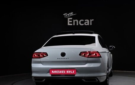 Volkswagen Passat B8 рестайлинг, 2022 год, 2 360 000 рублей, 5 фотография