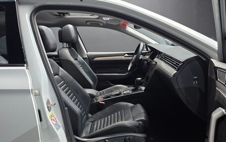 Volkswagen Passat B8 рестайлинг, 2022 год, 2 360 000 рублей, 22 фотография