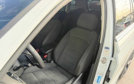 Volkswagen Tiguan II, 2018 год, 2 280 000 рублей, 36 фотография
