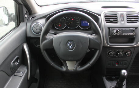 Renault Logan II, 2016 год, 575 000 рублей, 16 фотография
