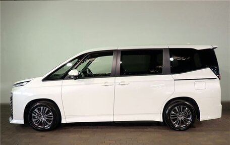 Toyota Voxy, 2025 год, 4 650 000 рублей, 7 фотография