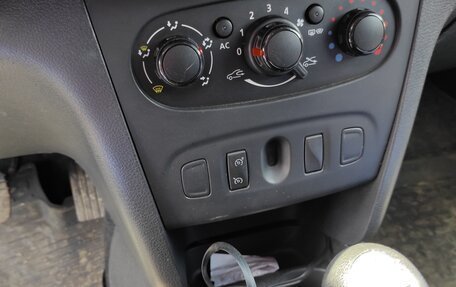 Renault Sandero II рестайлинг, 2014 год, 499 000 рублей, 7 фотография