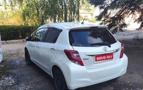 Toyota Vitz, 2015 год, 1 000 000 рублей, 9 фотография