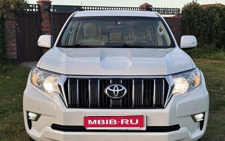Toyota Land Cruiser Prado 150 рестайлинг 2, 2019 год, 3 760 000 рублей, 4 фотография