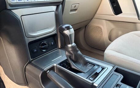 Toyota Land Cruiser Prado 150 рестайлинг 2, 2019 год, 3 760 000 рублей, 23 фотография