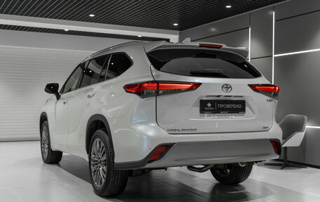 Toyota Highlander, 2025 год, 5 500 000 рублей, 4 фотография