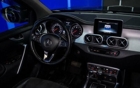 Mercedes-Benz X-Класс I, 2018 год, 4 200 000 рублей, 28 фотография