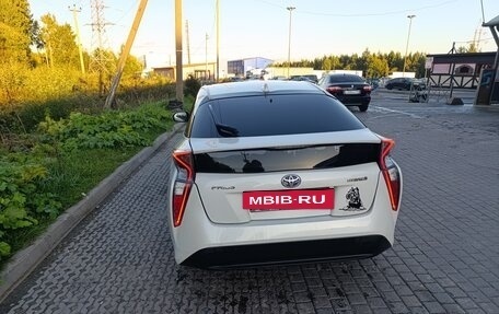 Toyota Prius IV XW50, 2017 год, 1 950 000 рублей, 2 фотография