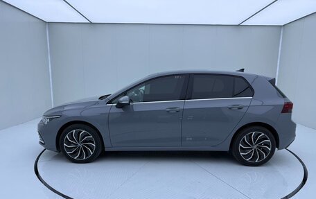 Volkswagen Golf VIII, 2023 год, 2 000 000 рублей, 8 фотография