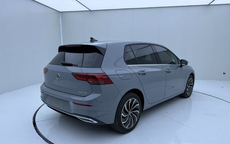 Volkswagen Golf VIII, 2023 год, 2 000 000 рублей, 5 фотография