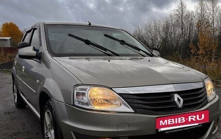 Renault Logan I, 2010 год, 650 000 рублей, 3 фотография