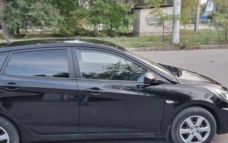 Hyundai Solaris II рестайлинг, 2011 год, 605 000 рублей, 2 фотография