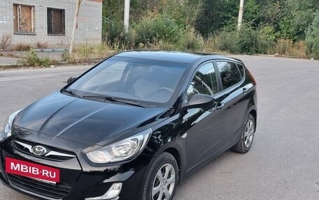 Hyundai Solaris II рестайлинг, 2011 год, 605 000 рублей, 7 фотография