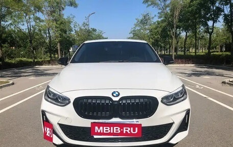 BMW 1 серия, 2023 год, 1 850 000 рублей, 3 фотография