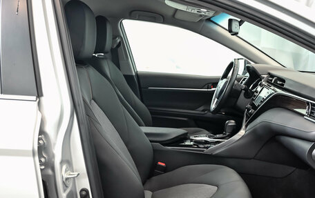 Toyota Camry, 2019 год, 2 550 000 рублей, 11 фотография
