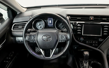 Toyota Camry, 2019 год, 2 550 000 рублей, 13 фотография