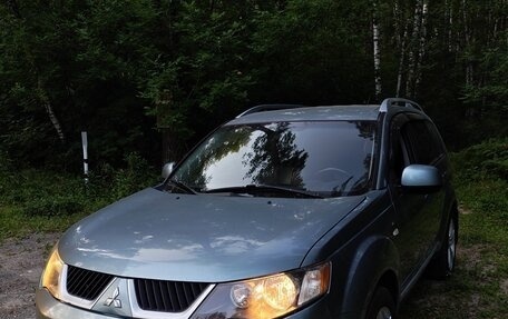 Mitsubishi Outlander III рестайлинг 3, 2008 год, 1 030 000 рублей, 5 фотография