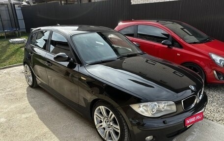 BMW 1 серия, 2006 год, 750 000 рублей, 1 фотография