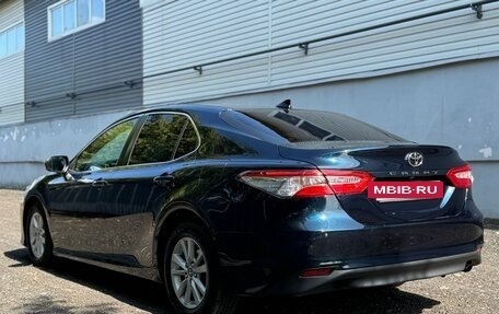 Toyota Camry, 2019 год, 1 999 999 рублей, 10 фотография