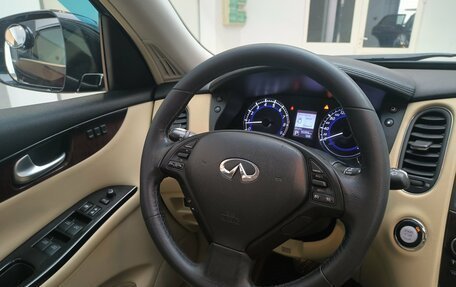 Infiniti QX50 I рестайлинг, 2017 год, 2 200 000 рублей, 11 фотография