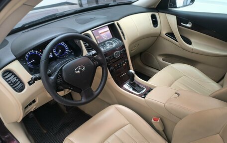 Infiniti QX50 I рестайлинг, 2017 год, 2 200 000 рублей, 14 фотография
