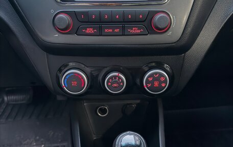 KIA Rio III рестайлинг, 2015 год, 725 000 рублей, 14 фотография