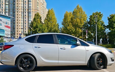Opel Astra J, 2013 год, 830 000 рублей, 9 фотография