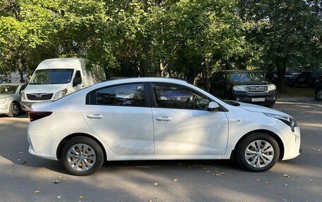 KIA Rio IV, 2021 год, 1 240 000 рублей, 3 фотография