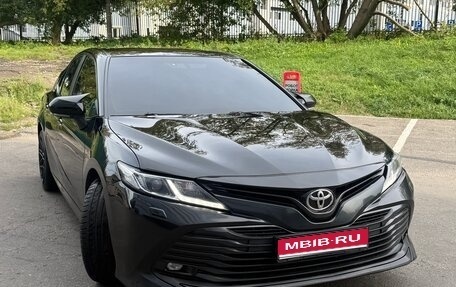 Toyota Camry, 2019 год, 2 450 000 рублей, 1 фотография