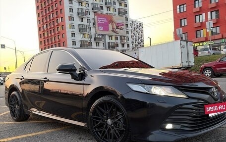 Toyota Camry, 2019 год, 2 450 000 рублей, 16 фотография