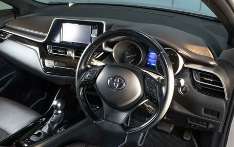 Toyota C-HR I рестайлинг, 2018 год, 1 865 000 рублей, 10 фотография