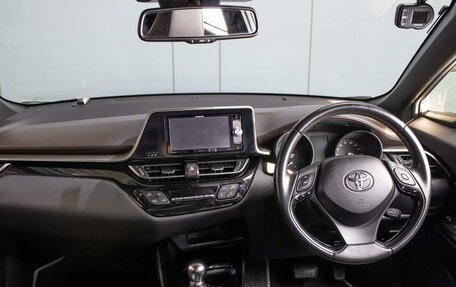 Toyota C-HR I рестайлинг, 2018 год, 1 865 000 рублей, 15 фотография