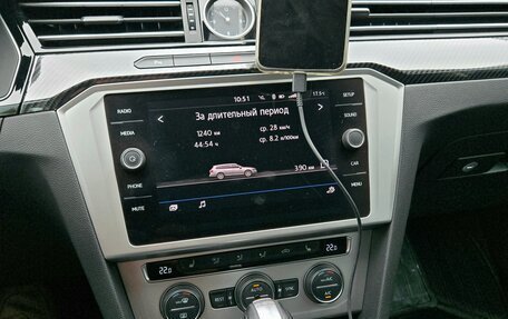 Volkswagen Passat B8 рестайлинг, 2017 год, 1 700 000 рублей, 12 фотография