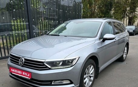 Volkswagen Passat B8 рестайлинг, 2017 год, 1 700 000 рублей, 8 фотография
