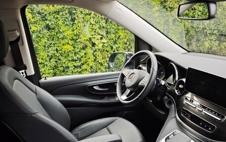 Mercedes-Benz V-Класс, 2023 год, 7 790 900 рублей, 24 фотография